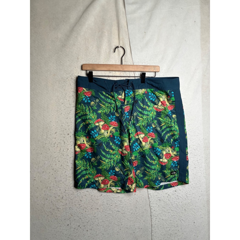The North Face 3 Fish Studios Mushroom Print Board Shorts Mens 36 Teal FlashDry